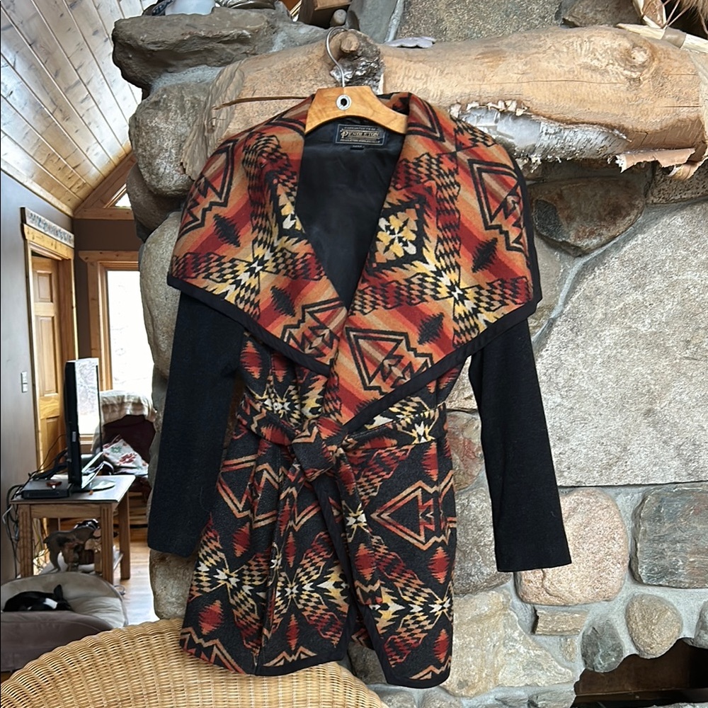 Pendleton women’s wrap jacket. M